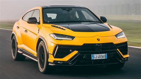 lamborghini urus new model.